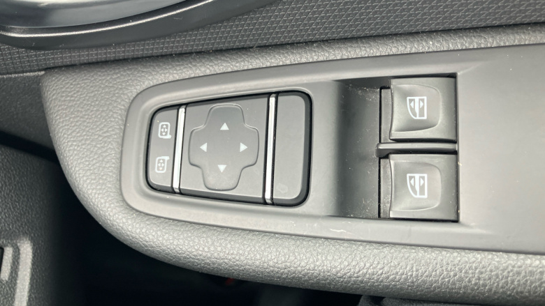 Renault Clio 0.9 TCE 90 Iconic 5dr Petrol Hatchback